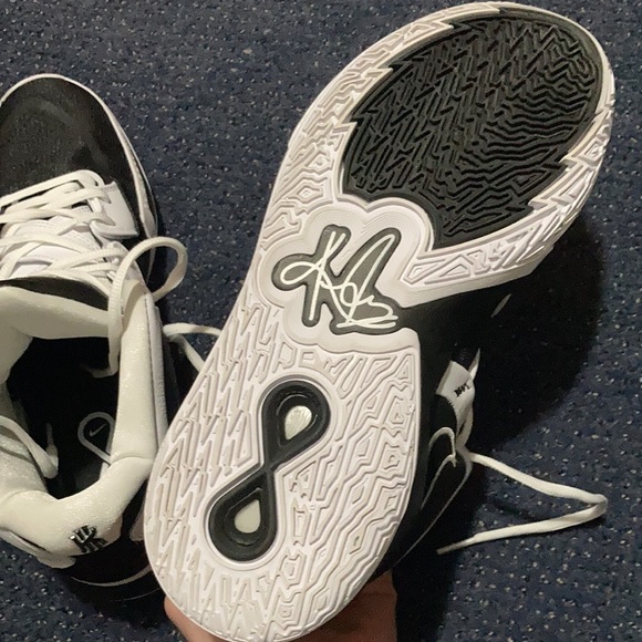 KYRIE INFINITY - Picture 8 of 13